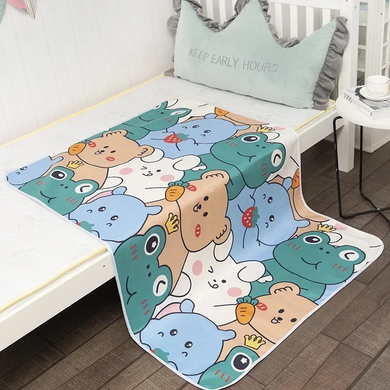 Newborn Cartoon Urine Pad Port - Diaper Changing Mat บทวิจารณ์และราคา
