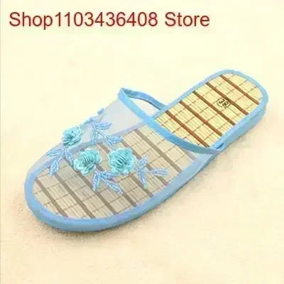 Women Stylish  Floral Slippers - Baby Gate Stairs บทวิจารณ์และราคา